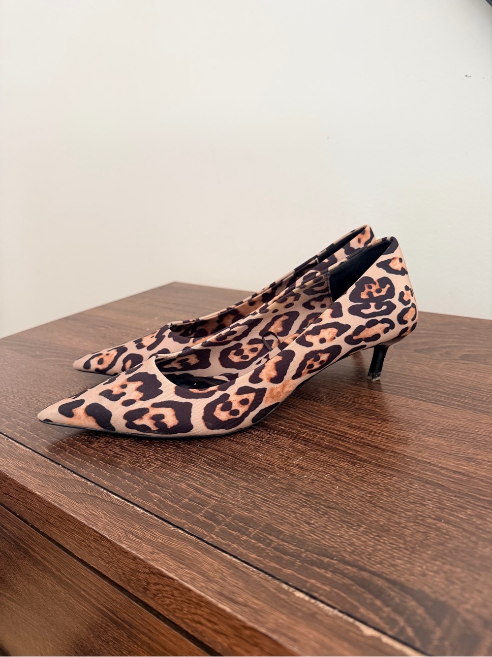 Zara Leopard Print Pointed Toe Kitten Heel Pumps Size 39